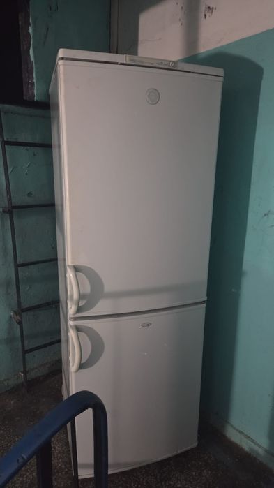 Холодильник Бирюса