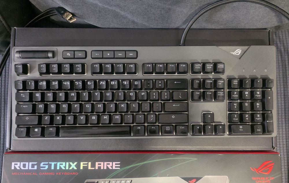 Tastatura mecanica ASUS ROG Strix Flare