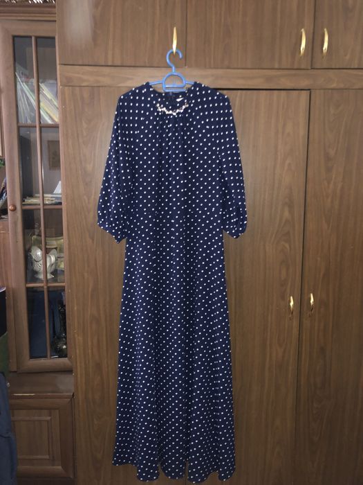 Tyomno siniy garoshkali koyne