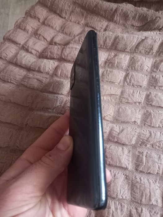 Продам телефон  смартфон телефон Samsung a51