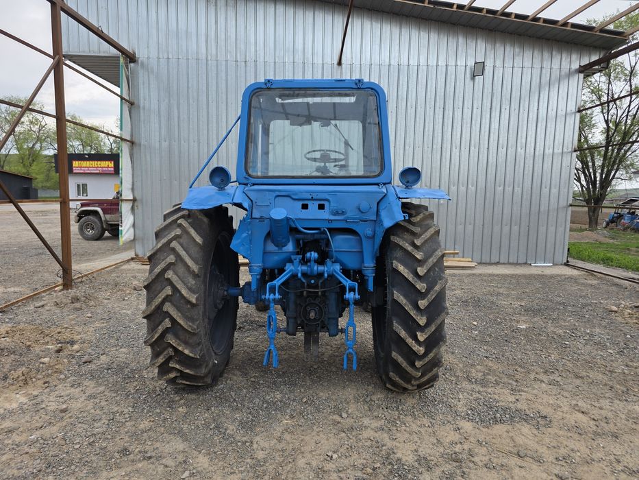Тракторрр МТЗ 80