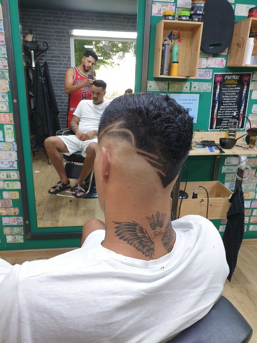 Tuns la domiciliu profesional / pretul tunsorii in functie de cerinte!