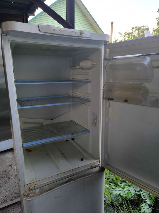 Холодильник Indesit