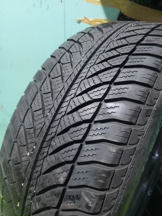 4 бр зимни 205/60/16 Bridgestone