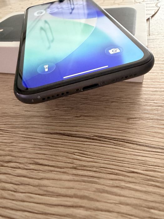 Vand Iphone 11 Black 64GB