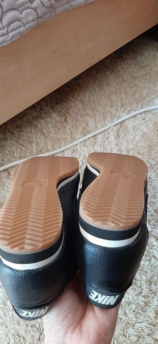 Adidasi nike barbari originali piele naturala NOI marime 41 26,5cm