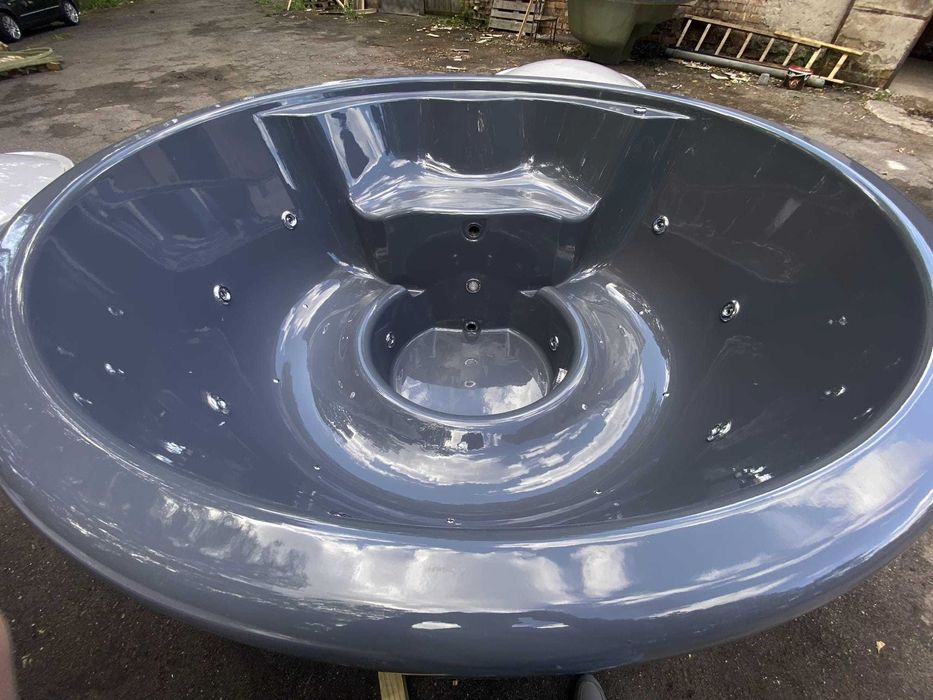 Ciubăr / jacuzzi fibra de sticla, Cu soba intergrata.