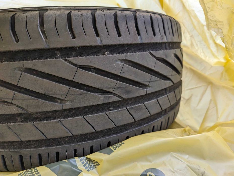 Автомобилни гуми DOT23 UNIROYAL 245/35  R19