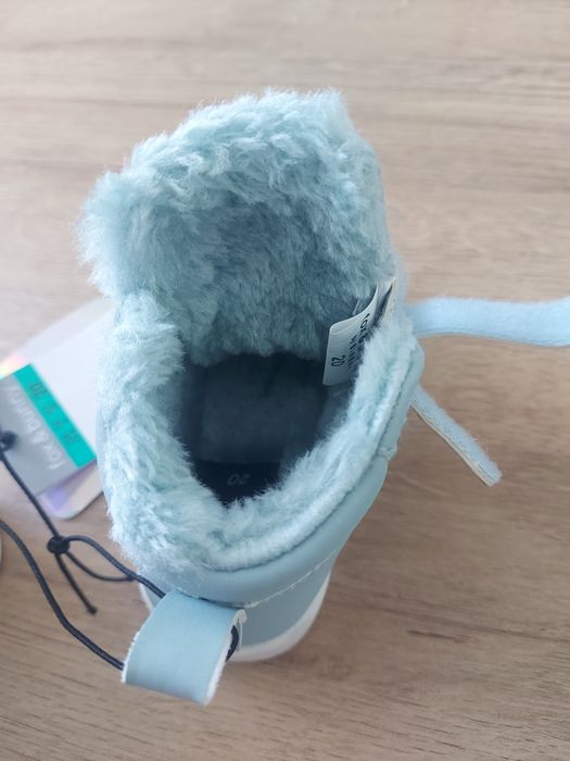 Детски обувки 20,24 номер и боти 25 номер