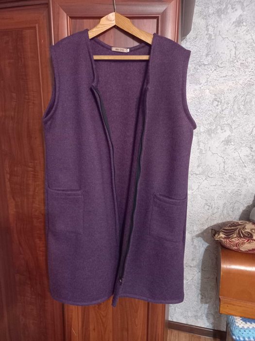 Продам безрукавку-кардиган