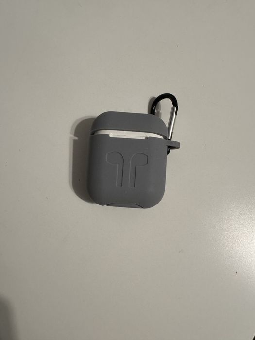 Продам AirPods 1 Оригинал