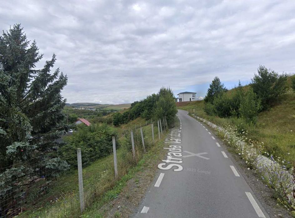 Teren intravilan cu autorizatie de constructie casa, zona Sungarden, Baciu
