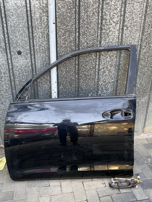 Двери на Toyota Lexus