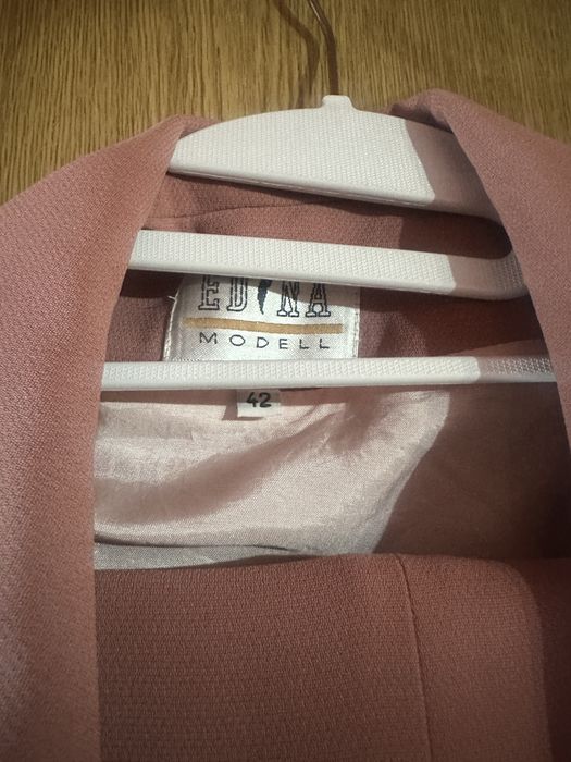 Vand  sacou cu pantaloni