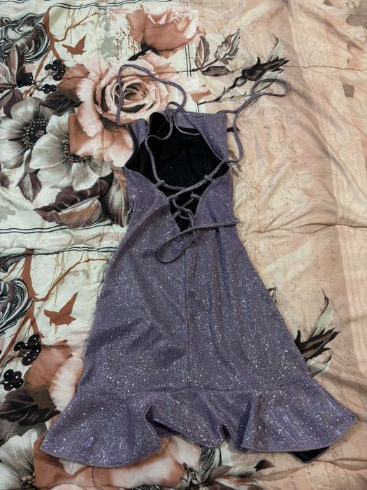 Блестяща лилава рокля 16 лв