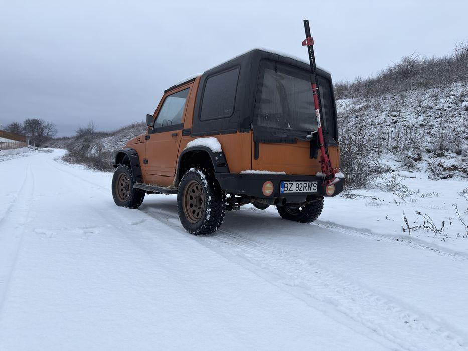 Suzuki samurai offroad