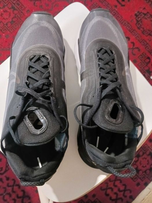 Nike Air Max 2090 чисто нови!