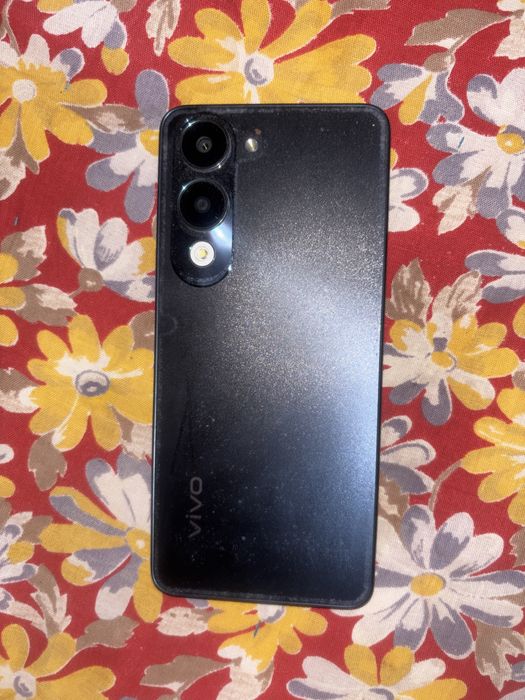 Vivo Y04 телефон
