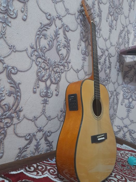 Guitara sotiladi holati zo'r fender cd 60 arginali gitarasi  tekshirib
