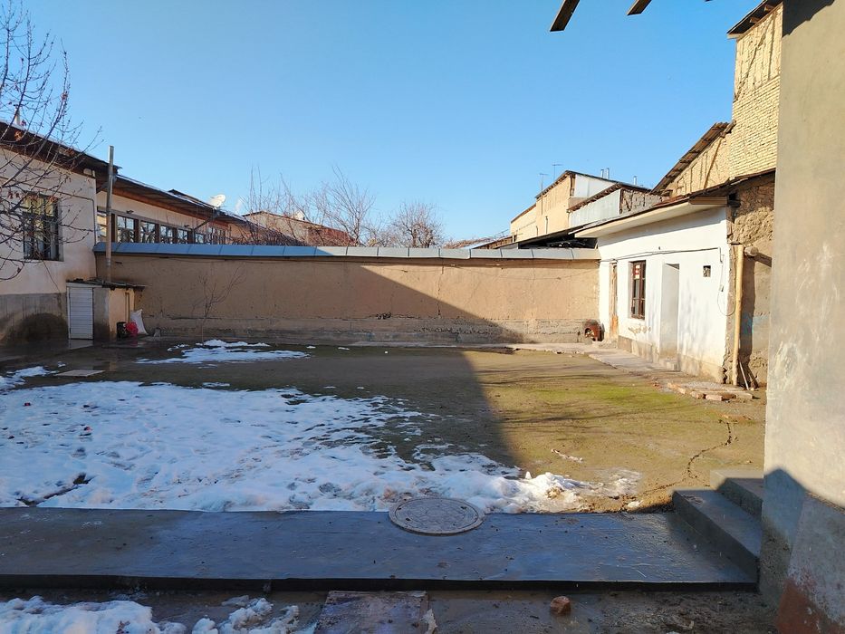 Урикзорда 3 сотик сотилади