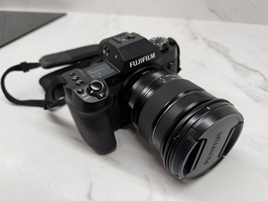 Fujifilm XH-2 + обектив 16-80 mm + външна светкавица + раница