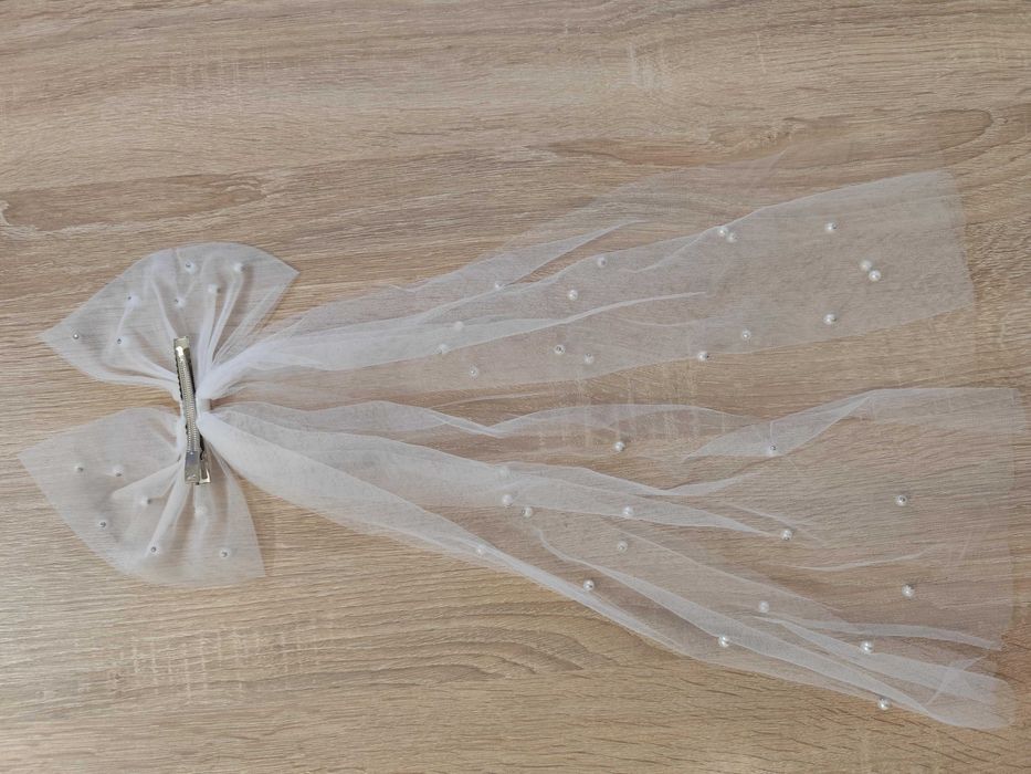 Булчински аксесоар за коса с воал и панделка с фиба за сватба и бал