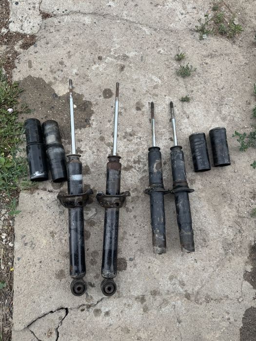 Амортизаторы кояба KYB, Tokico