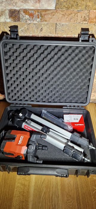 Hilti nivela cu linii complecta