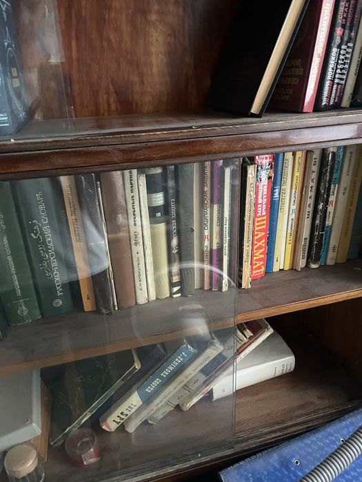 Продаются разные книги