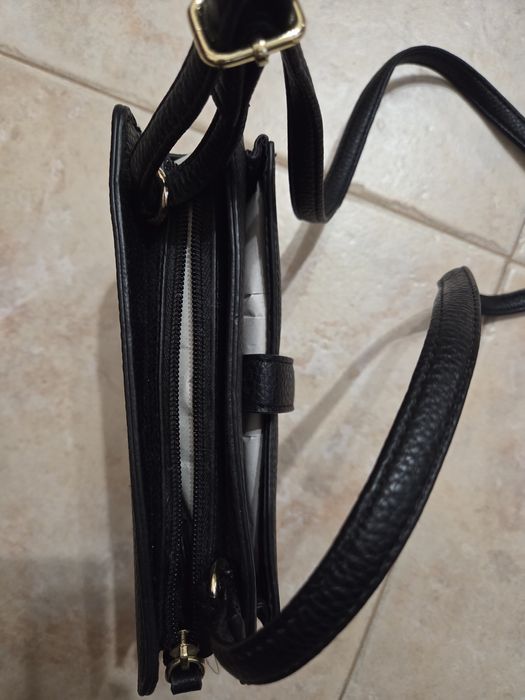 Малка чантичка GUESS