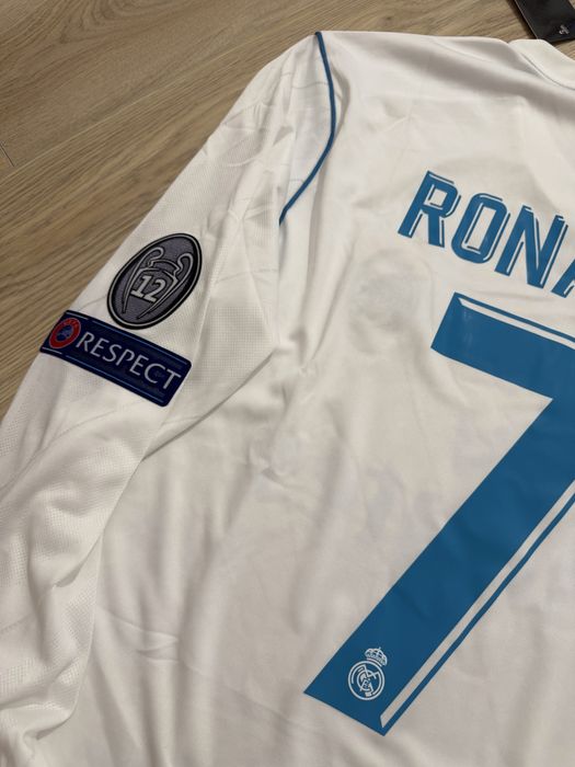 Tricou de fotbal Maneca Lunga Adidas Real Madrid Marime M cu Cristiano Ronaldo 7 CR7 marime M noua Final Kyev