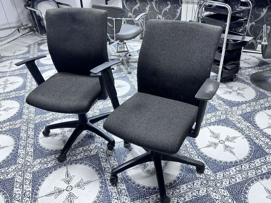 Продам два стула