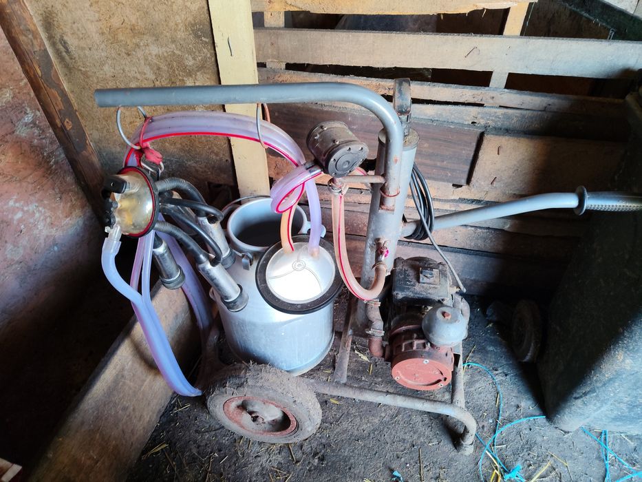 Vînd aparat de muls goardelini