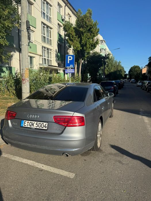 Audi A8 an 2012.