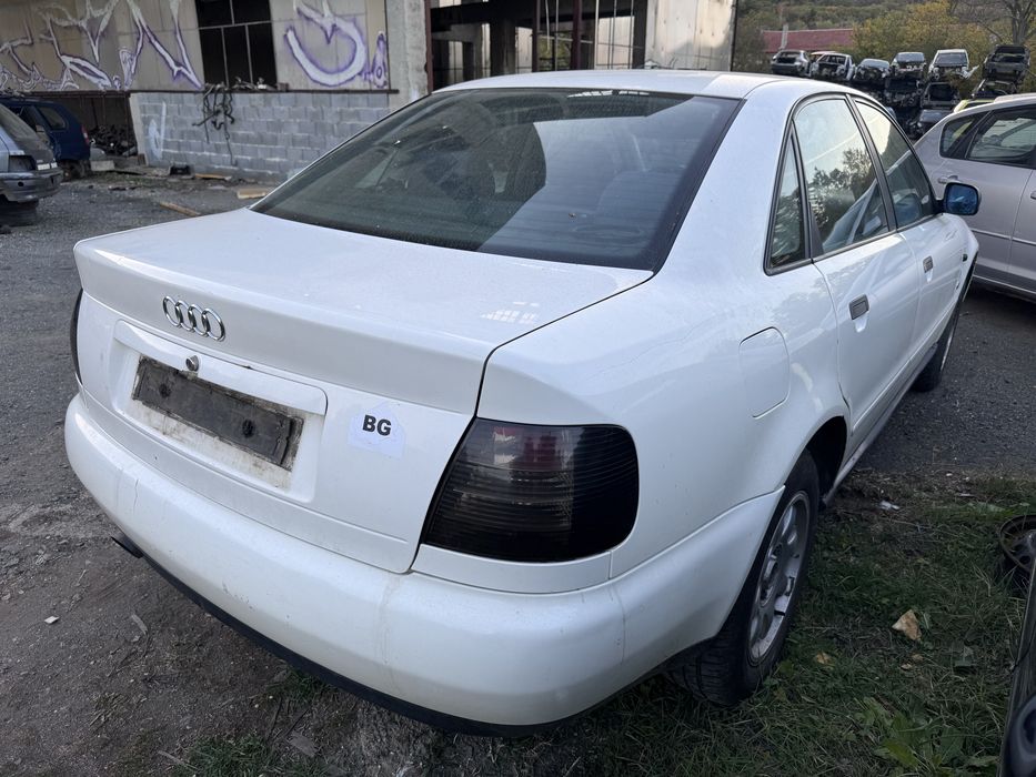 Audi a4 b5 1.6i 101hp 1998г На Части