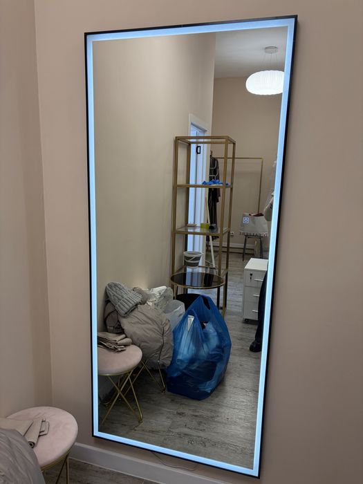 Продам зеркало с сенсорной подсветкой