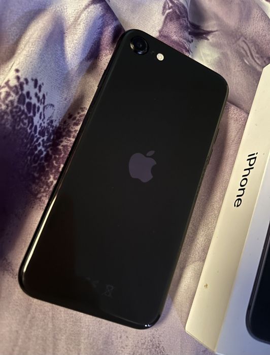 Iphone SE  2020- страхотен