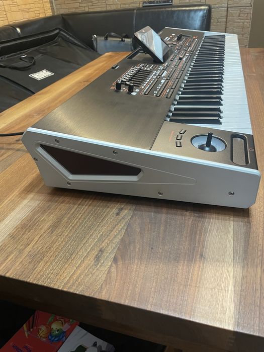 Vând orga  Korg PA4X/76 International