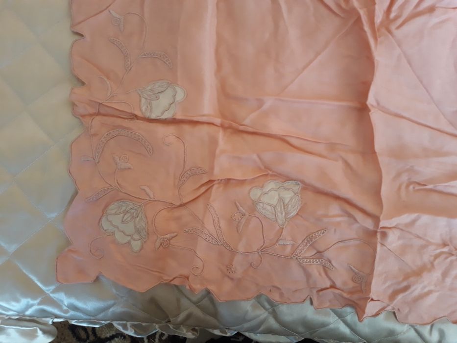 Каренца с бродерия от преди 70 години 3 броя за 10 лева