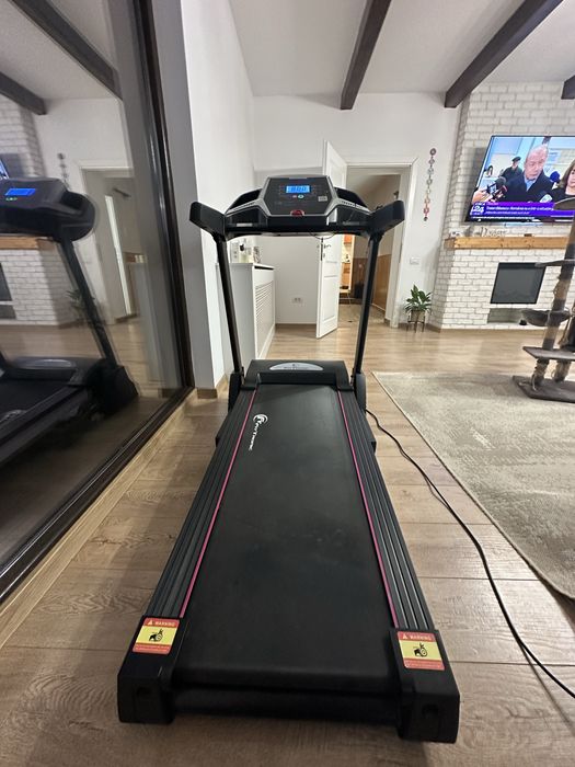 Banda de alergat electrica FitTronic® Delta 100