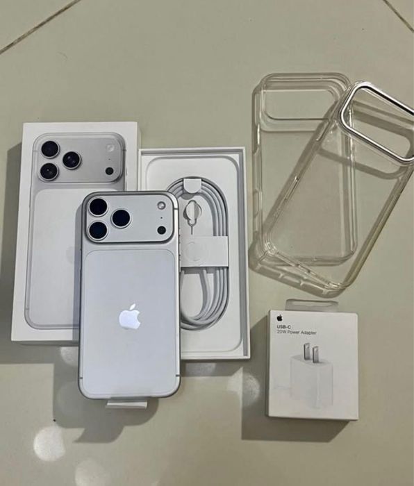 Vand Urgent Iphone 17 Pro Max ,1tb
