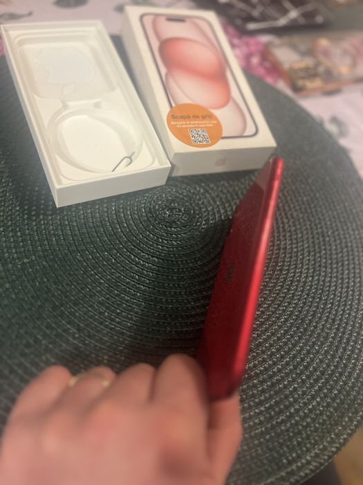 Iphone 11 Red 128 gb cu 9 huse cadou