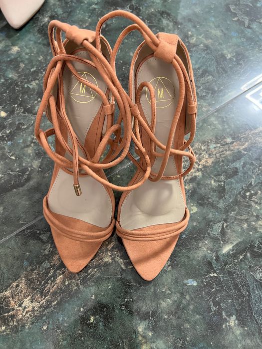 Sandale elegante nude