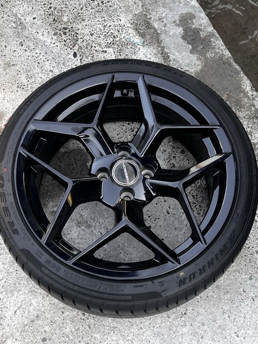 Диски R 17 с хорошей резиной  Kumho 215/50