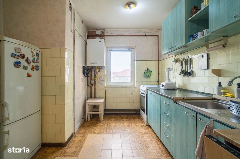 Apartament spațios cu 4 camere, etaj 2 – Zona Boul Roșu 0% COMISION — fotografia 1