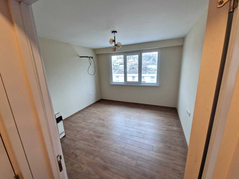 Продава се Четиристаен апартамент в Варна, Левски - 96 кв.м за 1131 €/кв.м - Снимка #3