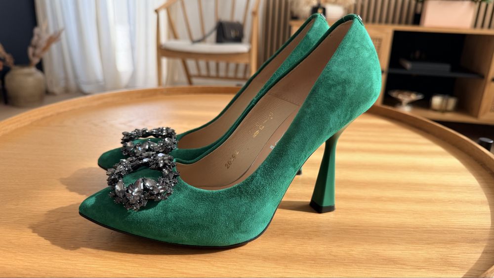 Pantofi piele intoarsa  impecabili