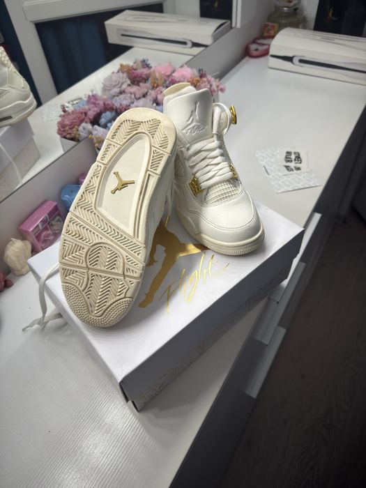 Air Jordan 4 Retro Metallic Gold White