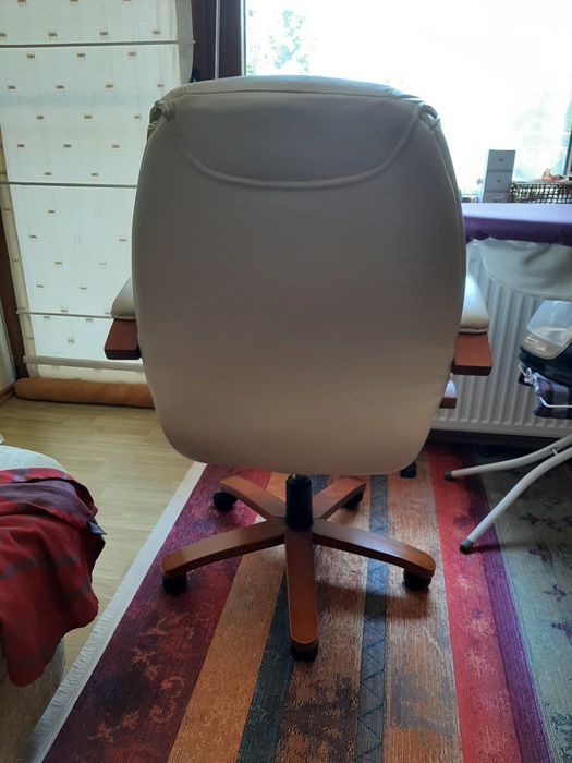 Vând fotoliu managerial, scaun birou piele..