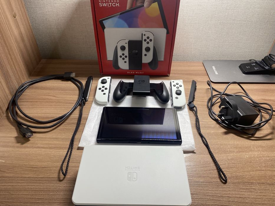 Продаётся Nintendo Switch OLED Model белый